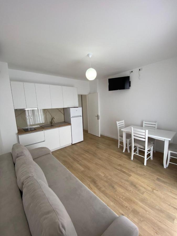 Borsh Apartments Екстер'єр фото