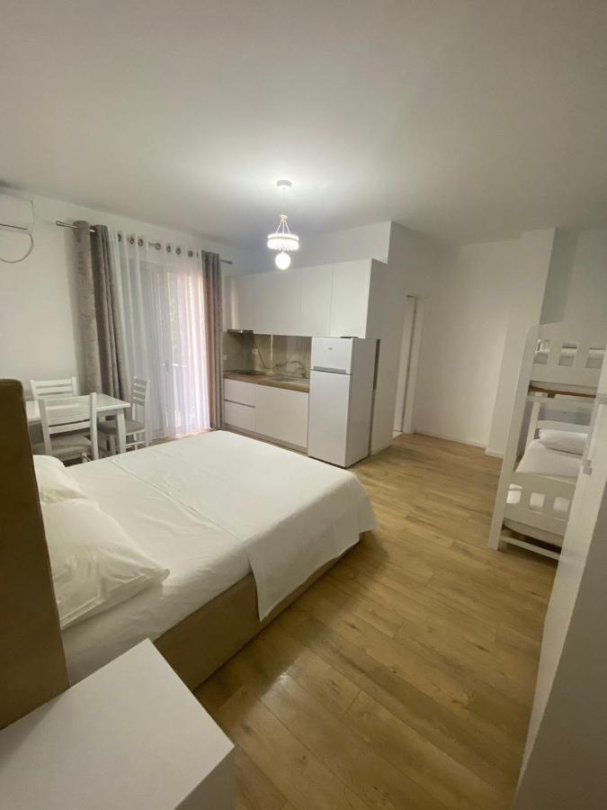 Borsh Apartments Екстер'єр фото